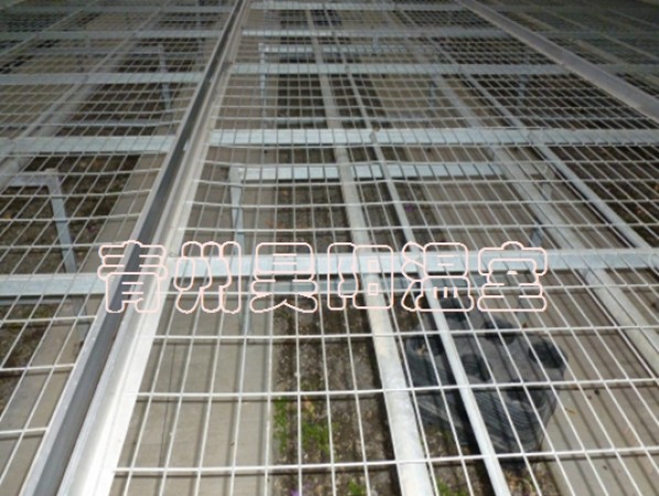 Greenhouse mobile seedbed